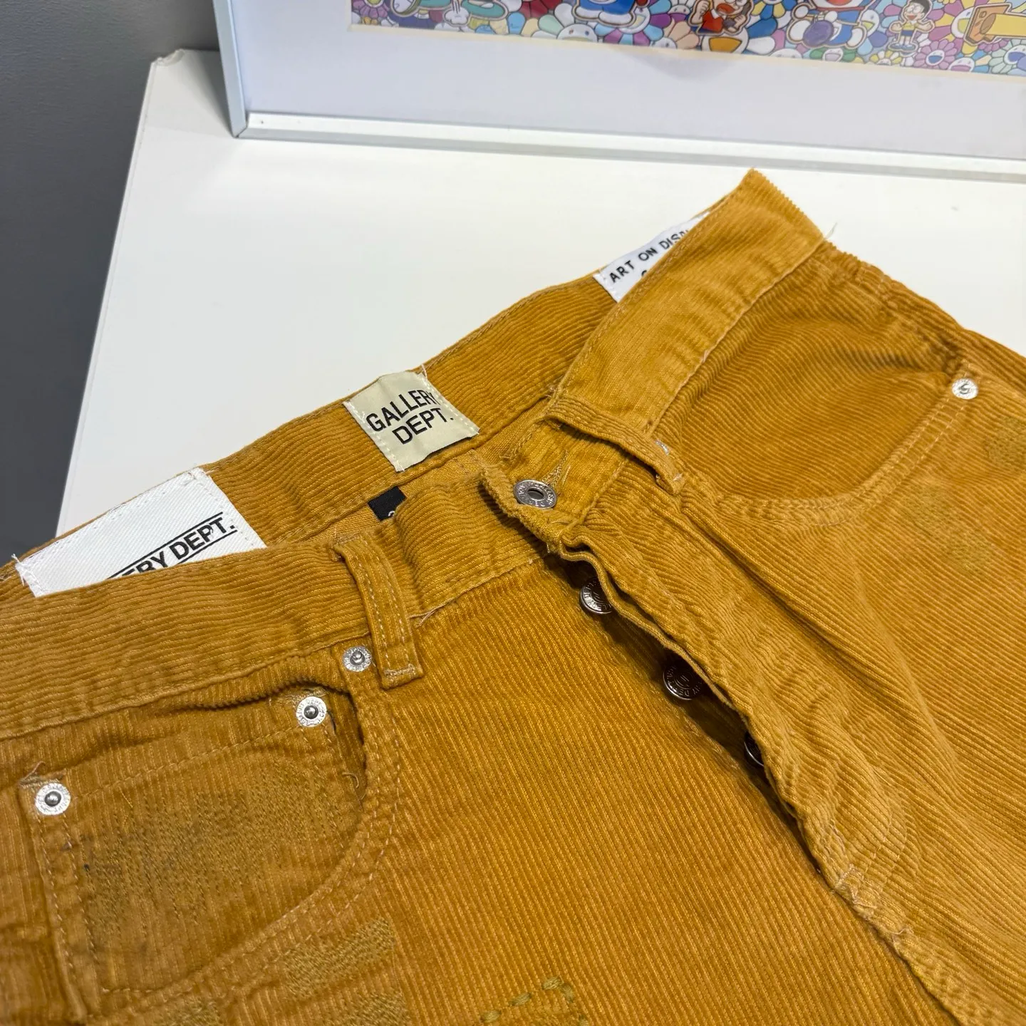 P250 model number: D448 GALLERY DEPT. ss25 limited corduroy splicing embroidered bootcut jeans Size: 28, 30, 32, 34, 36 (S-XXL) Color: Corduroy yellow Size reference: Pants length 100 102 104 106 106 Waist 72 76 80 84 88 Recommended weight S (about 110 pounds) M (about 120 pounds) L (about 140 pounds) XL (about 165 pounds) XXL (about 185 pounds)